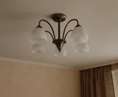 Наша работа Установка люстры в гостиной фото 1